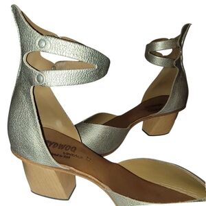 CYDWOQ Champange Shimmer Leather Handmade Shoes Sandal Wood Heel 42 / Us 12 NEW